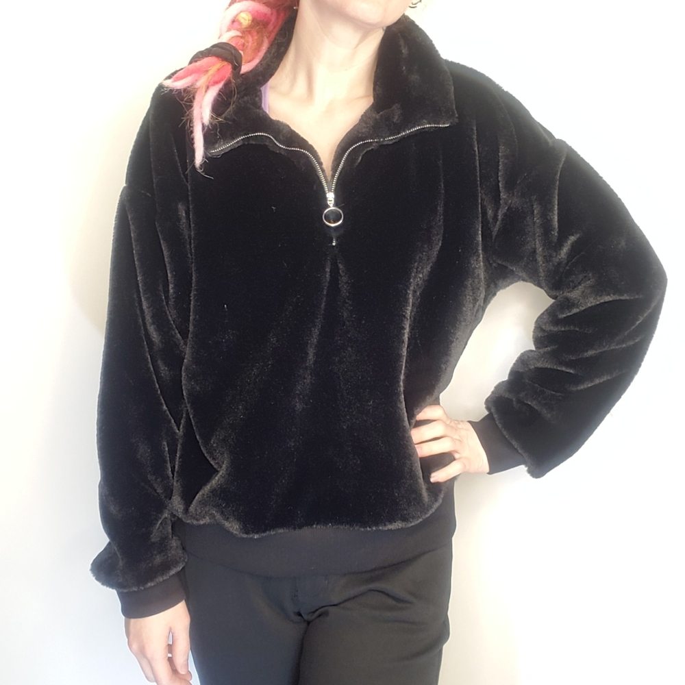 Nine West Luxe Black Sweatshirt Top Black Faux Fur Comfy XL Large Quarter Zip - Picture 3 of 13